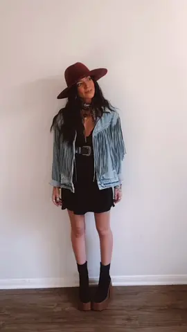 Western Hanna is back ⚡️ #fypage #fyp #outfitinspo #boho #westernfashion #inspo #outfits ##bohostyle #fashion #style #lookoftheday #western #chic 