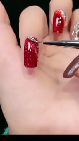 Ruby cat eye glue+silver platinum glue #nails #nailart #nailtutorial #rednailpolish #rednails #cateyenails #nailtech #diynailsathome #nailssalon #naildesigns 