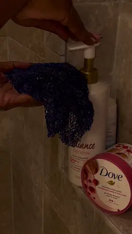 The older I get the more moles I notice on my face 😍 how are y’all doing besties? #blackgirltiktok #lastloveco #blackcontentcreator #fyp #SelfCare #biooil #blackgirlluxury #youthtothepeople   