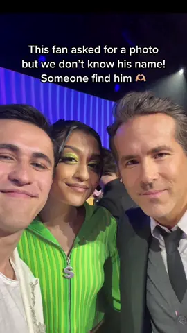 TikTok help! He was so nice to me and @sri wish him the best xoxo @People’s Choice Awards #peopleschoiceawards 