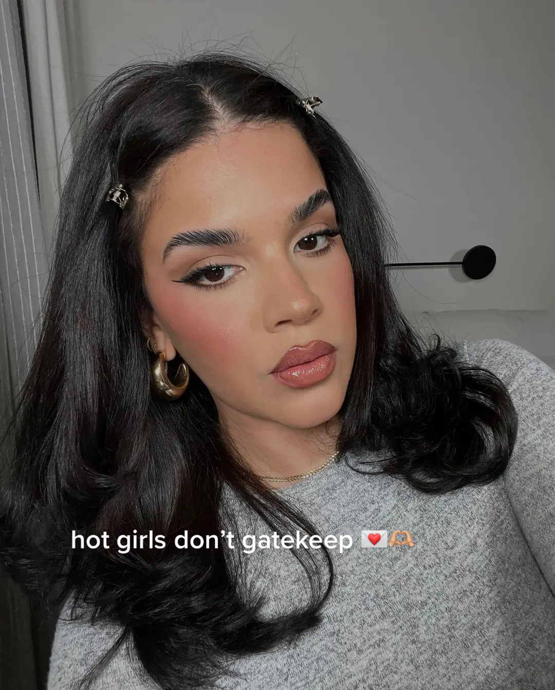 I love this trend 🥺🫶🏼🎀✨💌 hot girls don’t gatekeep episode 1