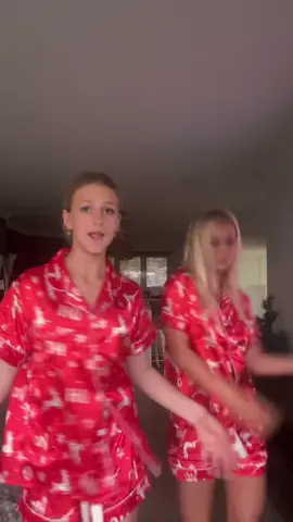 Heheh @_keoniiii ❤️ #foryoupage #fyp #christmas 