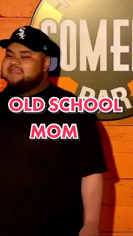 @Ken Flores he didn’t need to do his mom like that. 😂 #standupcomedy #comedy #latino #mexican #mexicantiktok #jokes #comedian 