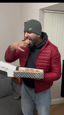 Can anyone beat this fresh doughnuts spot in Birmingham? CHAAYE PAANI are so GOOD 😍! #doughnuts #fresh #birmingham #halalmunchies #brum #best #0121 #halalmunchies #viral #trending #Foodie #fyp #foryou #fypシ #reels #donuts #chai #Foodie #halal #foodtiktok #foodreview