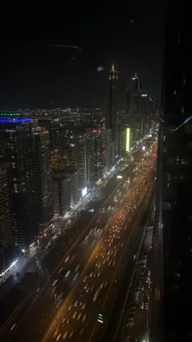 Night im Dubai #habbicometodubai #dubai #dubailife #uaetiktok #dubaii #dubai_dxb_uae #fypdubai #dubainight #carsofdubai #dubaicarshow 