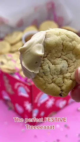 You guys have went bonkers for our Dinky Dunker Box…. check out the CRIMBO version…. The perfect TREEEAT #tiktokcookies #tiktokcookie #oohandaah #oohaah #cookies ##fyp #foryiurpage #fup #buynow #shipped 