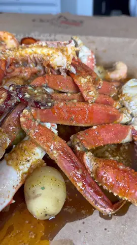 *waits for too much seasoning comments* this seafood boil featuring @The Crab Place was HITTING! #kimmyskreations #thecrabplace 