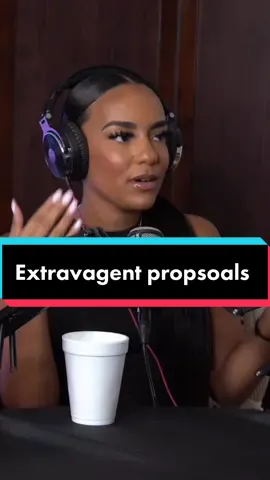 Getting proposed to in front of a large crowd 💍 #fyp #podcasts #men #women #podcast 