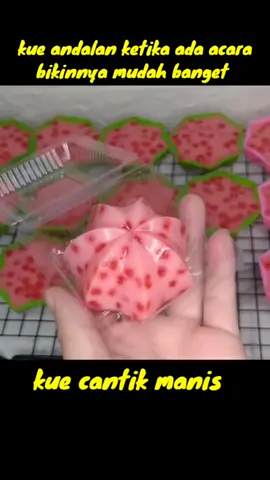 bikinnya mudah, rasanya enak. bisa jadi ide jualan, isian Snack box atau untuk suguhan ketika ada acara.... #kue #cantikmanis #cantikmaniskue #resepsimple #reseptiktok #dapursiteteh 