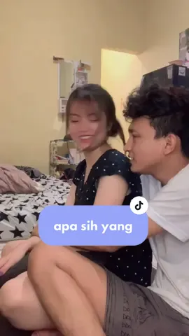 deket deket terus si ayang teh #tomikeke #pasutri 