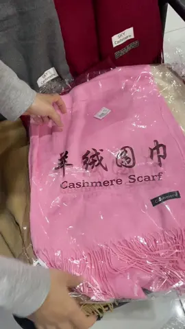 1 chút khăn cashmere dệt mịn hồng kute nha#khăn #khancashmere #cashmere #khănchoangcashmere #khanquangco #xuhuong #trending #noel #quanoel #quanoelsom #quagiangsinh 