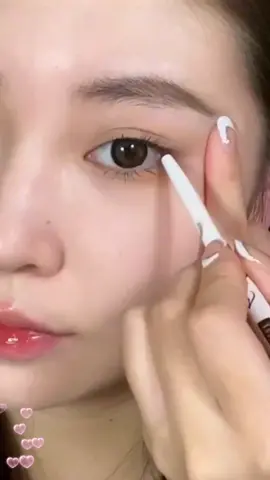 Eyeliner with sharpener,have you ever seen it?#Eyeliner #makeup #beauty 