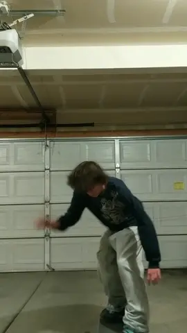 sum flatground #skate #flatground #flatgroundtricks #kickflip #poser #bigboys