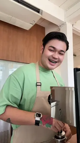 หัดไว้เผื่อเลิกร้องเพลงครับ ว่าแต่รับอะไรดีครับ   #มองดาว #liltan #คาเฟ่ 
