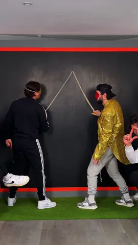 Drawing the perfect triangle blindfolded 📐