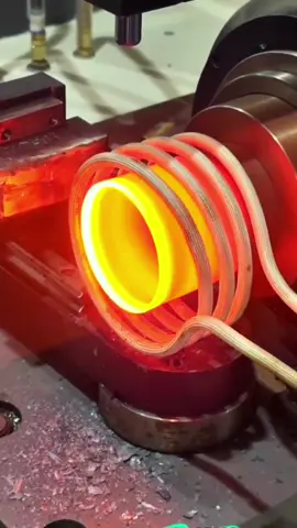 #inductionheating  #ironworking #satisfying #satisfyingvideo #oddlysatisfying #manufacturing #foryou #fyp 