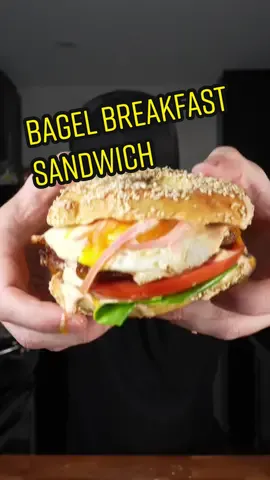 Bagel breaky 🥯🍳 #bagels #breakfastsandwich #fyp 