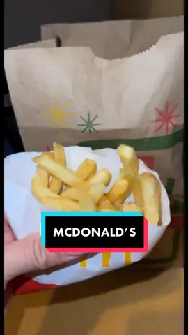 Idk why i keep trying new sauces when i know sweet & sour is the best @McDonald’s #mcdonalds #sweetandsour #food #Foodie #whatiorder #fastfood #viral #screammovie 