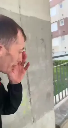 « tape pas contre le mur gros » 🤧🤧😞😔#mur #tape #contre #nan #latetedesamere 