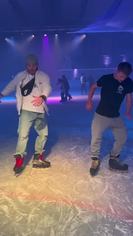 Synchronisation de @Nathan & @Jordan vous en pensez quoi? #fyp #IceSkating #poseidon #choreography #dance #pourtoi #icefreestyle @ice_monckeys⛸ 