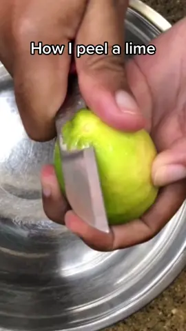 How I peel a lime. #lime #peeling #limepeel #limepeeling #asmr #asmrsounds #backgroundsound #fyp #prep #foodprep #sosatisfying 