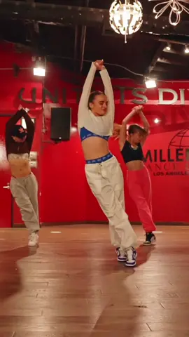 kill the lights ⚡️#kellysweeneychoreo #killthelights #jessglynne #nilerodgers 