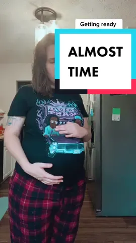 Ready for it to be my turn 🤞 #kristara3 #pregnancyjourney #thirdtrimester #firsttimemom #momtobe #bumpdate #babybump #breechbaby #36weeks #boymoms #decemberbaby #laboranddelivery 