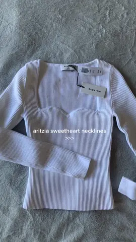 @Aritzia sweetheart necklaces are stunning 💞 #aritzia #aritziatryon #aritziahaul #toronto #canada #sweetheartneckline #outfitideas #outfitinspo 