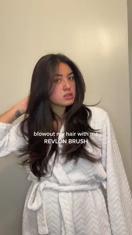 Blowout at home, easy and simple! how I blowdry my hair with the revlon brush. #grwmroutine #blowouthair #blowoutroutine #hairblowout #blowoutathome #revlonhairdryerbrush #revlonbrush #revlonblowdryer #blowoutlonglayers #layershaircut #volumehair #hairlayers 