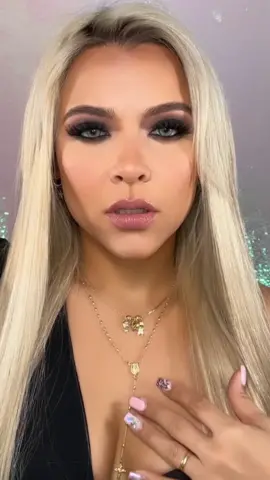 🔥 Del 1 al 10 cuánto le dan a esta transformación? 🔥 #maquillaje #viral #fyp #parati 