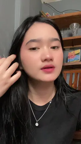 wangiii bgtt si shower gelnya &&& si lipserumnya bener bener enak bgt makin lama makin merah warnanya 