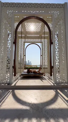 ✨ #dubai #dubailife #modellife #dubaimodel #travelblogger #luxhotels 