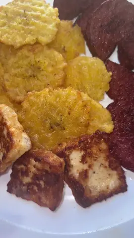 Nothing like a Dominican breakfast w. grease on the side 🤤#foryou #🧿 #tiktoker #fyp #dominican #dominicana #domincanrepublic #platano #tostones #salami #quesofrito #tokischa 