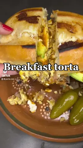 Breakfast torta #torta#Foodie#breakfasttorta#mexicanfood#breakfast#comidatiktok 