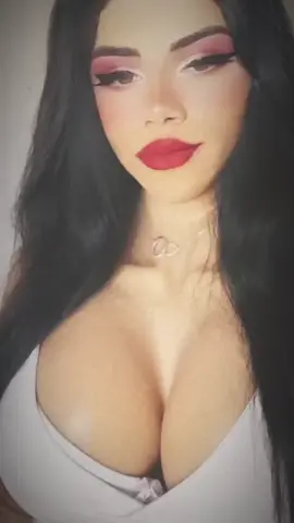 Were u looking at something? 🙄😘