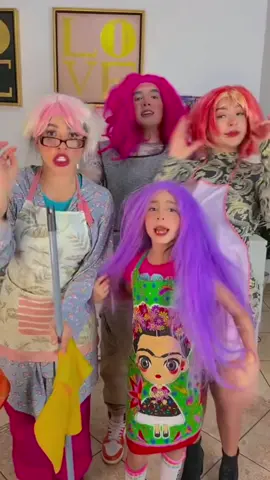 TIPOS DE MAMÁS EN NAVIDAD 🧆🎄Tienen que ir a verlo ya está arriba en el de: DANIELA BUSTILLOS👈🏼