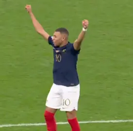 Phản ứng của Mbappe khi Kane hụt pen 🤣 #mbappe #kylian #football #worldcup #equipedefrance #footballtogether #fyp #viral #xuhuong