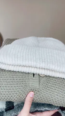 Recreating this look from @Katie Sue 😍 In love with the Morning Frost set! So comfy and cute enough to wear out 👏 #cozyoutfit #winteroutfit #freepeople #freepeopledupes #knitsweater #sweaterset #knitset #fashioninspo #OOTD #affordablefashion 