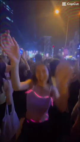 Người ta thì cuốn lắm tới còn mình thì…. #C#CapCutt#trending#t#trending #h#henikenf#festivalt#thechainsmokers