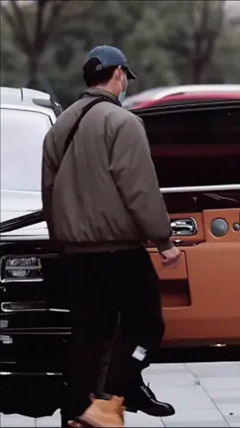 Cậu cả bước xuống con xe 66666 nhẹ nhàng thôi. Vương Hạc Đệ. #vuonghacde #wanghedi #王鹤棣 #bachloc #bailu #白鹿 #thoiyen_vuonghacde #thoiyen #trinhthuy #diaividoanh 