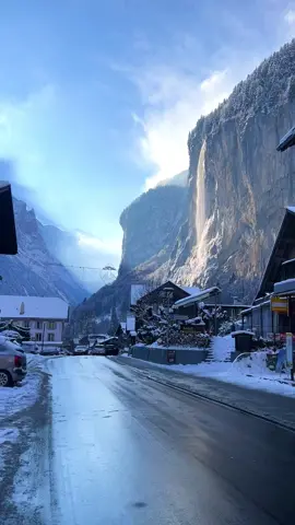 📍Lauterbrunnen🇨🇭#swissroads #switzerland #switzerlandnature #roadtrip #lauterbrunnen #jungfraujoch #verliebtindieschweiz #swissbeautiful #sisiswiss 