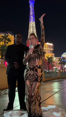 Le VRAI Céline Dion Challenge 🤣🤣 Nouvelle video sur youtube, 24h comme Céline! 1 an plus tard, je suis toujours autant à la ramasse vis a vis des tendances 🤣🤣 #trend #celinedion #celinedionvideos #celinedionchallenge #meme #vegas #lasvegas #bodyguard #challenge #challenges 