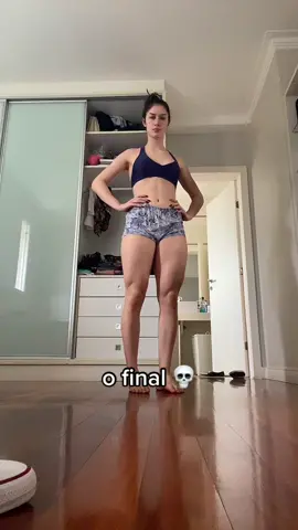 ESCORREGUEI NUMA PIRANHA DE CABELO 😭