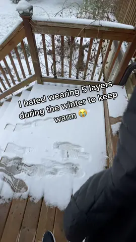You wont believe what this jacket does😱 #selfheating #pufftek #winterfashion #winter #jacket #selfheatingjacket 