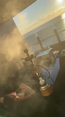 あと２日で、俺の３５歳が終わるー  残り２日、楽しんでいくぜー😁😁😁❤️  ３５歳は振り返ると最高だった。３６歳はその倍、何倍もブチかます🚀🚀🚀🚀🔥🔥🔥🔥🔥✨✨✨✨✨  やっべーことになっちゃうね😁😁😁❤️❤️❤️🔥🔥🔥  いやーしかし気分良いぜ、絶好調❤️❤️❤️熱海の日の出と天然温泉とシーシャ最高すぎるぜ🥰✨  #TOMORO #feelsogood #birthday #誕生日 #36歳 #金運アップ #恋愛運アップ #運気上昇 #goodluck #sunrise #熱海 #日の出