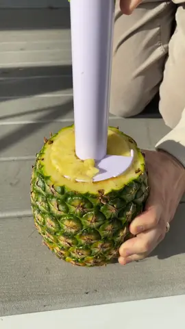 Who wants 🍍? #oddlysatisfying 