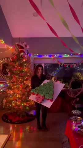 🎄 This is such a cute and fun little game #holidaytiktok #christmasparty #chritmasgames #partygames 