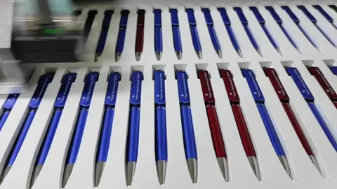 Plastik ruckalaryn yuzune logotip print