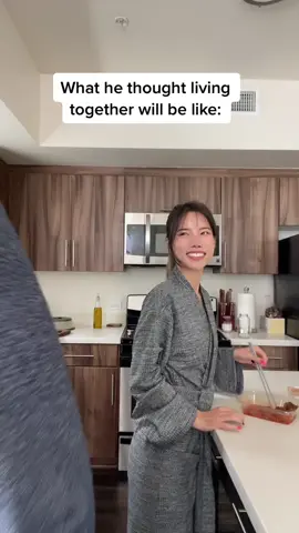 I cant help it he works out his butt everyday 😂😂😂💀💀💀 Cred @MeetTheSimmons 