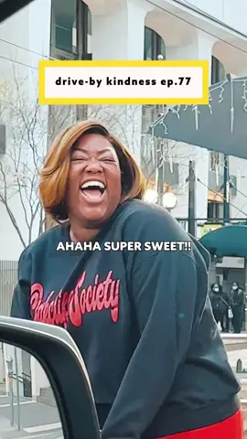 wait for the last person’s reaction 🥺💛 / drive-by kindness ep.77 #drivebykindness #normalizekindness  #spreadkindness #bekind #fyp 
